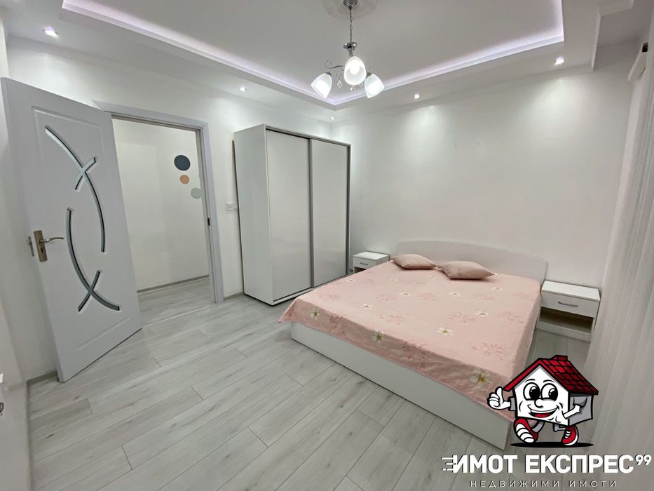 Продава се Тристаен апартамент в Асеновград - 90 кв.м за 5 €/кв.м - Снимка #18