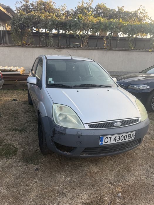Продавам ford fiesta