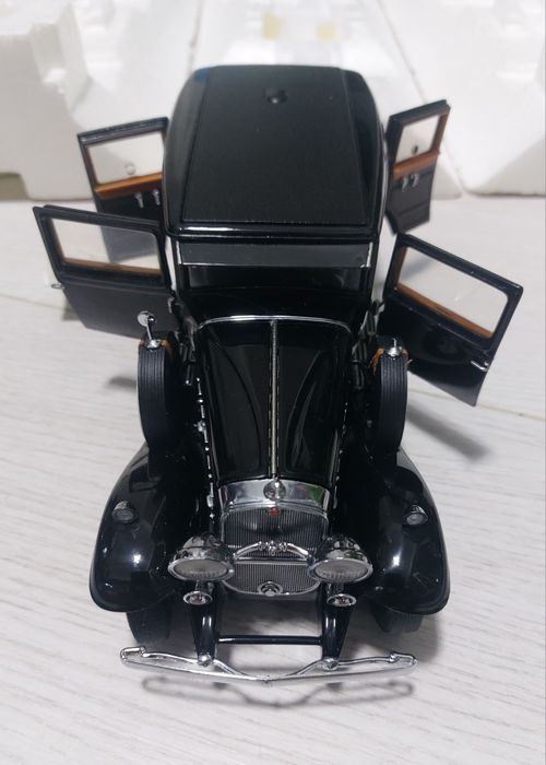 Macheta Cadillac V-16 Al Capone 1/24