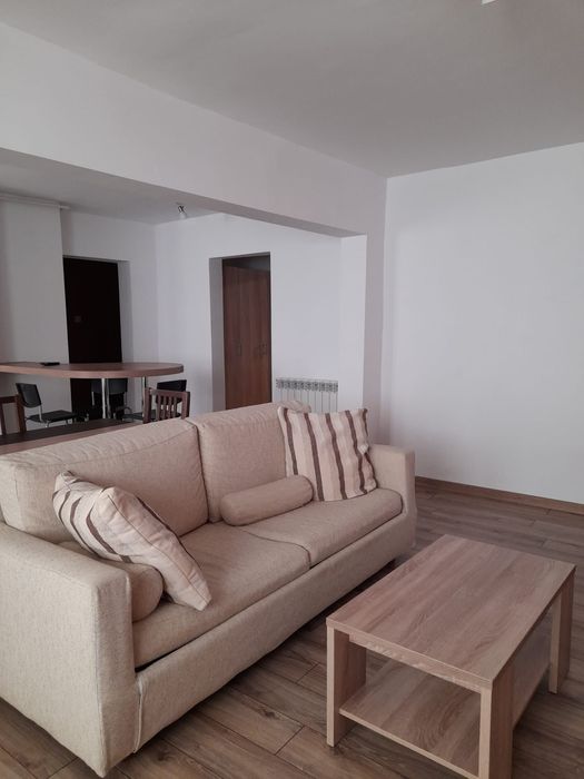 Apartament trei camere