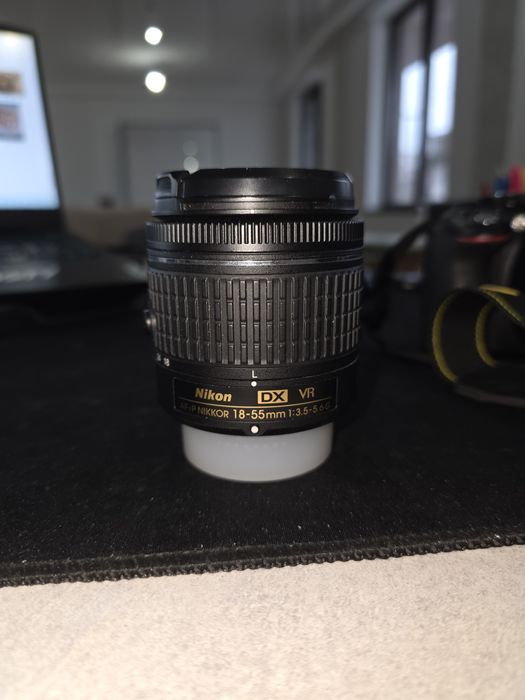 Nikon D3500 + obiective 18-55 si 55-200 (sub 2000 cadre)