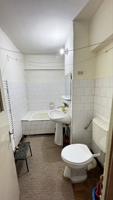 ÎnchiriezApartament 2 camere decomandat – Câmpia Turzii, zona centrală