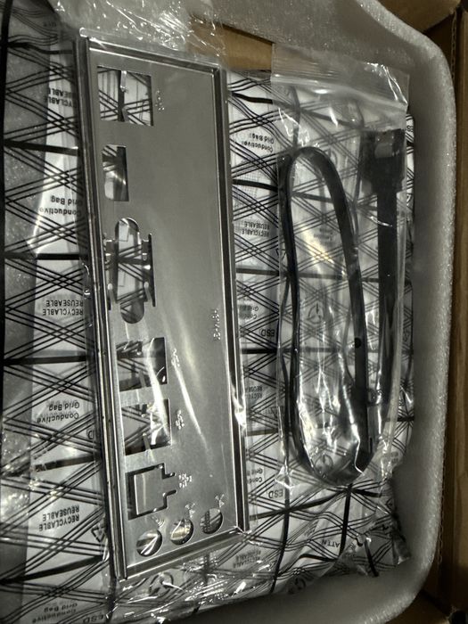 Placa de baza PC Jia Hua YU B75/H61 socket LGA1155 DDR3 , SSD M.2 , Intel i3/i5/i7 gen 2-3 , netestata