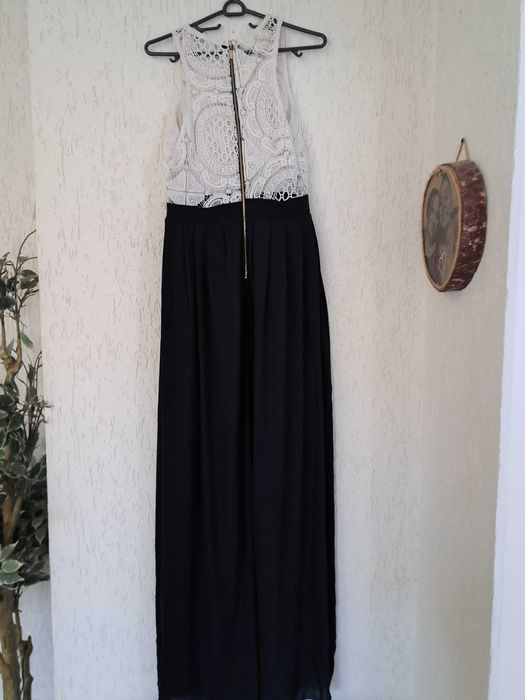 Официални рокли.