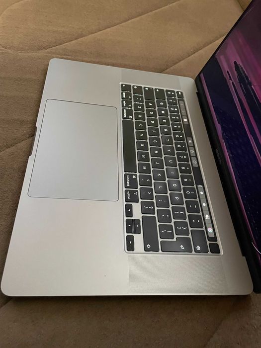 16" Core i7 MacBook Pro A2141 (2019) Space Gray-i7/16GB RAM/512GB SSD