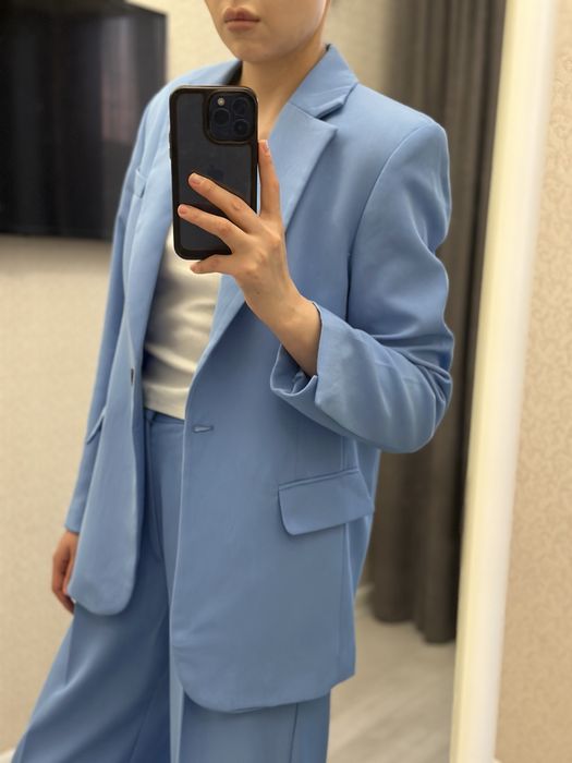 Продам костюм ZARA