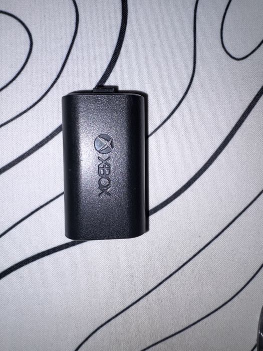 Продам консоль :Xbox series S,512 gb