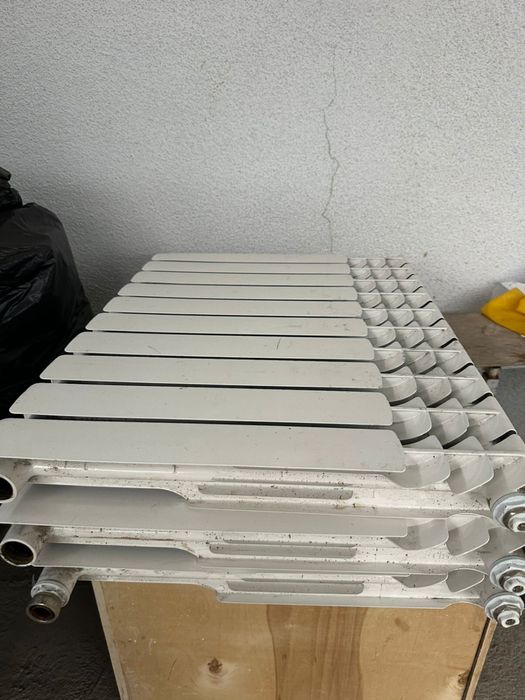 Батарея би метал