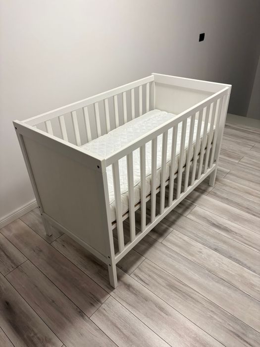 Patut Ikea cu saltea