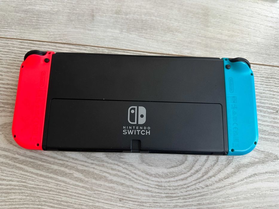 Nintendo Switch OLED 64GB + 64GB SD card, 7 игри, 2 контролера