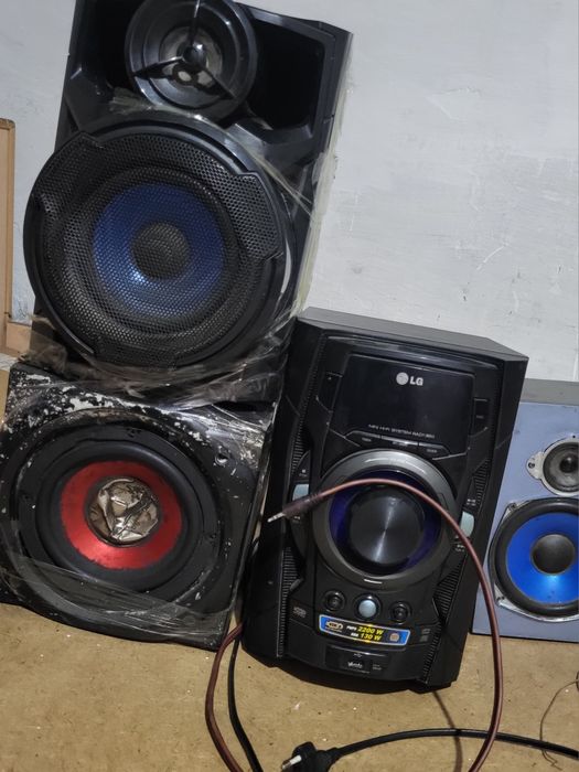 Продам муз центр LG.