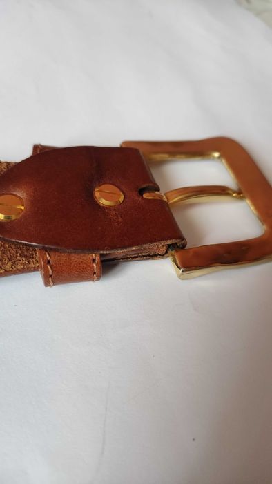 Кафяв колан от дебела естествена кожа с масивна метална тока