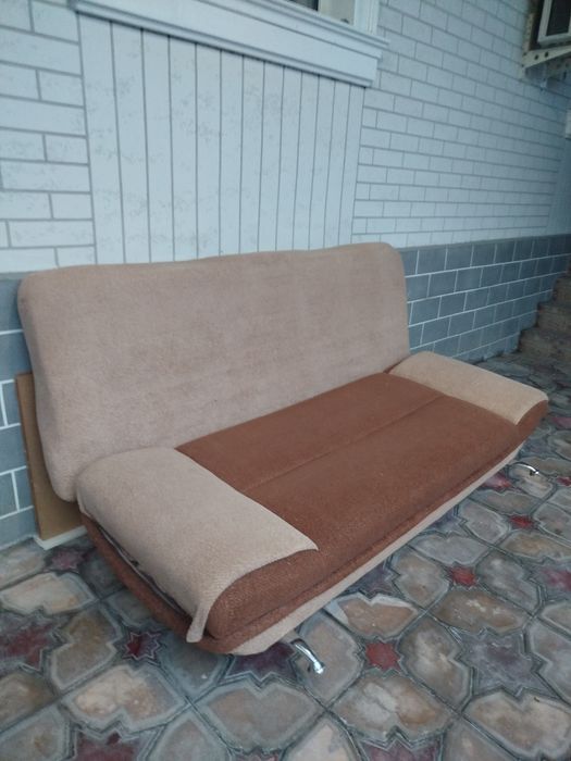 Диван и шифоньер