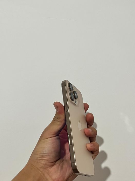 Продам Айфон 16 Про Мах