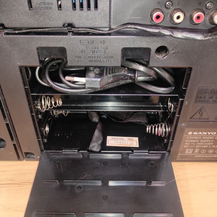 Касетофон SANYO MW211LU