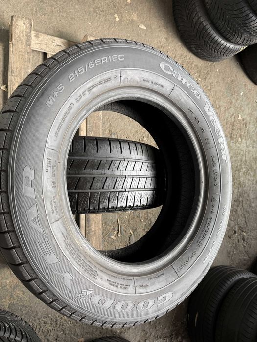 2x Anvelope Iarna 215/65 R16C - GoodYear CARGO VECTOR 2