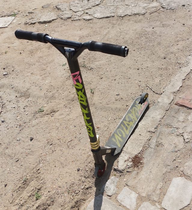 Продам трюковый самокат