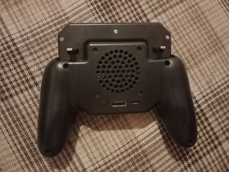 Джойстик для игр на телефоне