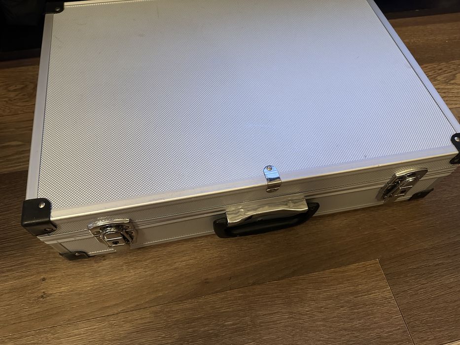 2бр. Комплекта Безжични Микрофони тип брошка Saramonic UwMic9 kit2 x2 + HU9 микрофон /2x приемникa и 4x предавателя/