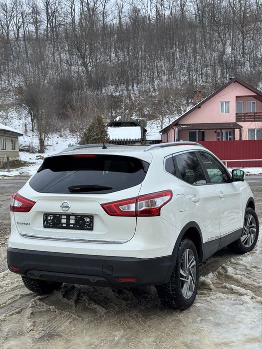 Nissan Qashqai | 4x4 | Premier edition | tekna | 360 |