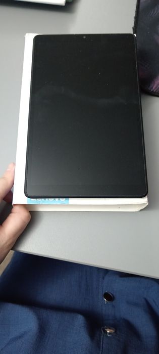 Планшет срочно сотилади холати зур ранги кора каропка документлари бор