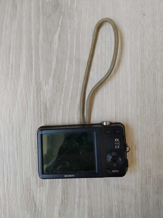 Продаётся винтажная фотокамера Sony DSC-W710