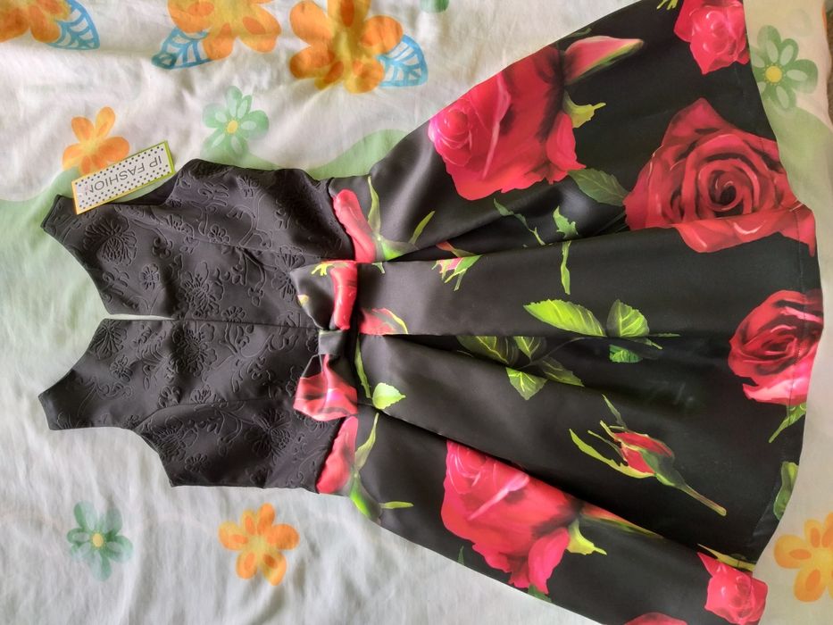 Рокля нова с етикета