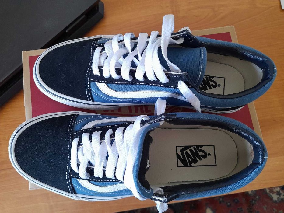 Pantofi noi Vans Old School marime 40,5
