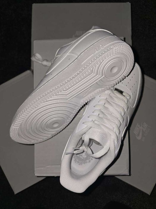 #DOAR 179,99# Nike Air Force 1 Low Triple White Editie Limitata