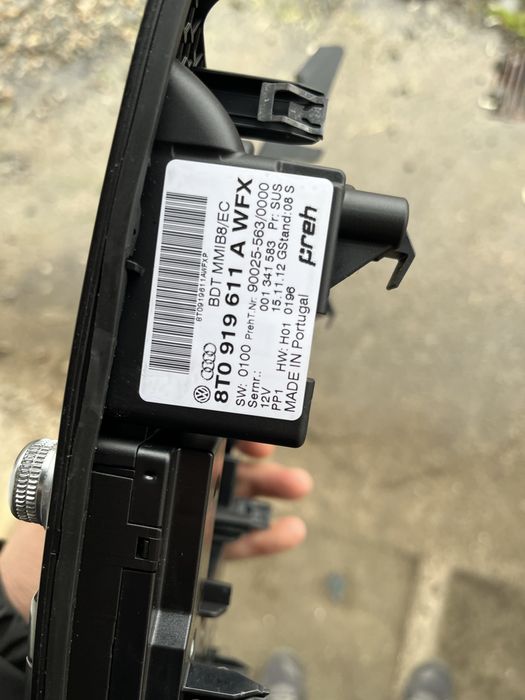 Consola centrala navigatie audi q5 cod:8T0919611A