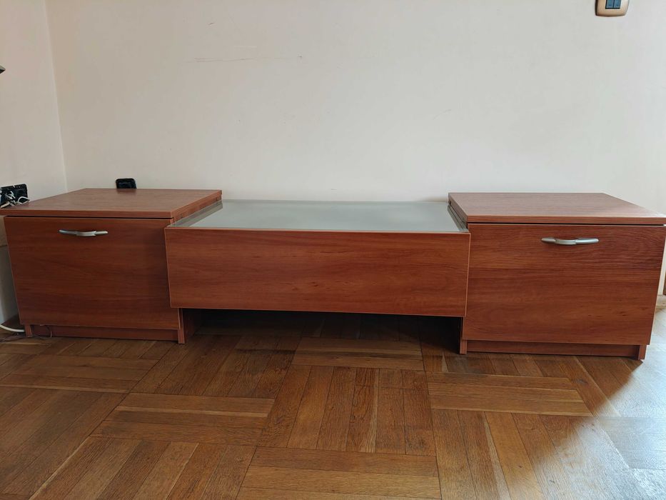 Светещ шкаф за дневна