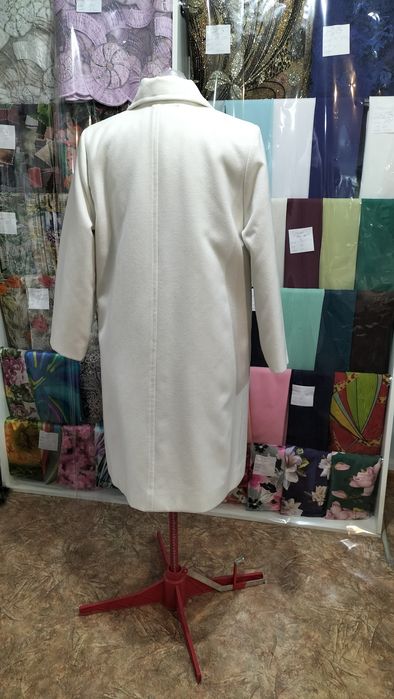 Пальто белоснежное