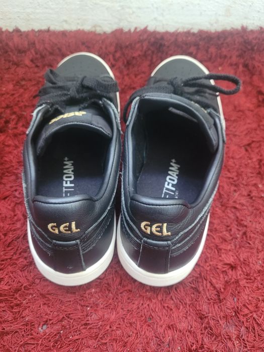 Adidasi dama Asics