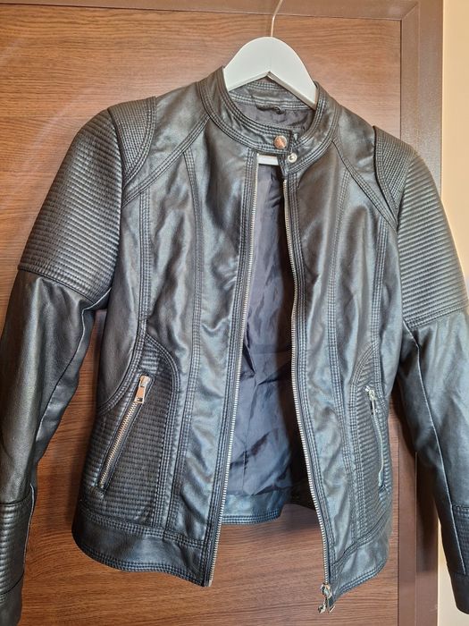 Дамско кожено яке размер S