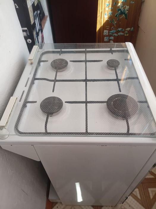 Продам газовую плиту