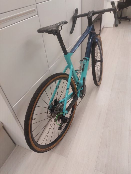 Bicicleta Bianchi Arcadex Carbon