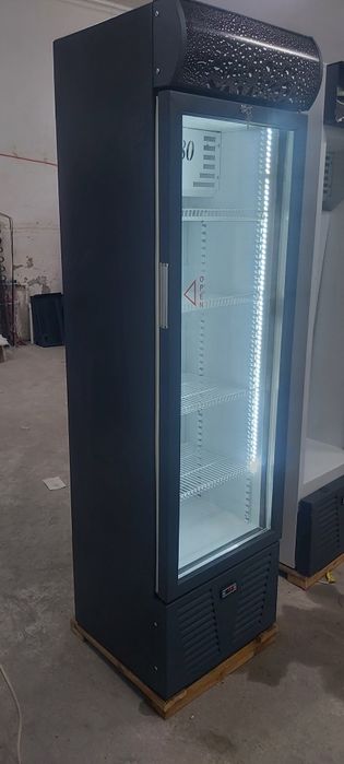 Новые фирменные витринные холодильники DEVI HS380