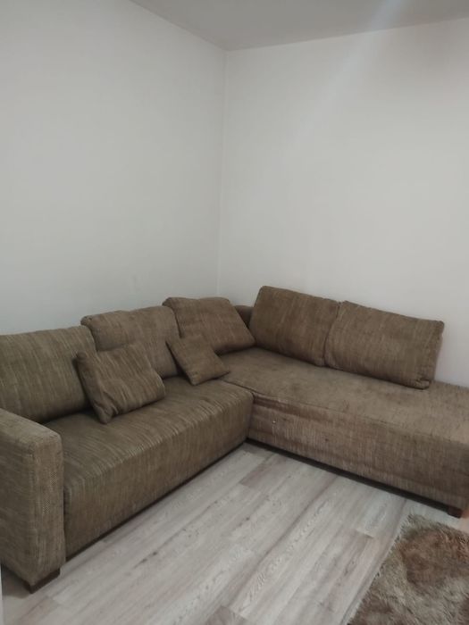 Închiriez garsonieră confort 1 strada Dumitru Gheata Nr 2 bl G2 etajul 2 apartament 7 pentru mai multe detalii sunați la Nr de telefon 0751555092