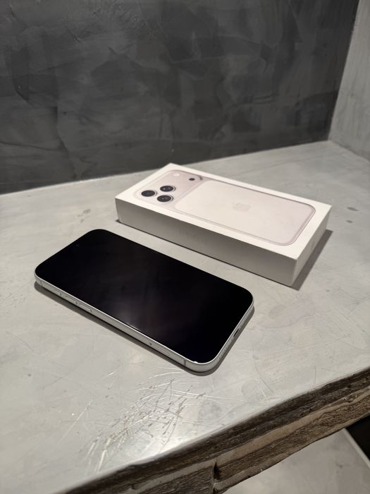 КАТО ЧИСТО НОВ Iphone 17 Pro Max Silver