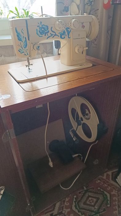 Швейная машинка Чайка