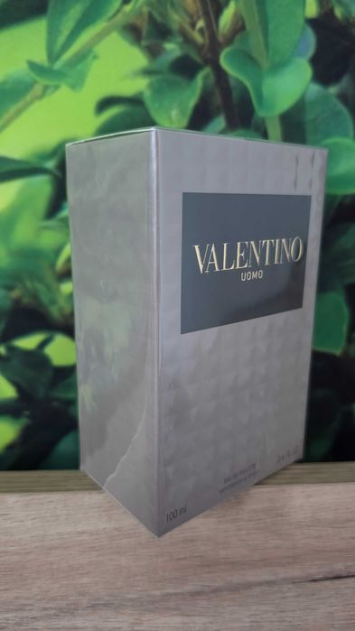 Apa de toaleta Valentino Uomo, barbat, 100 ml, nou, edt