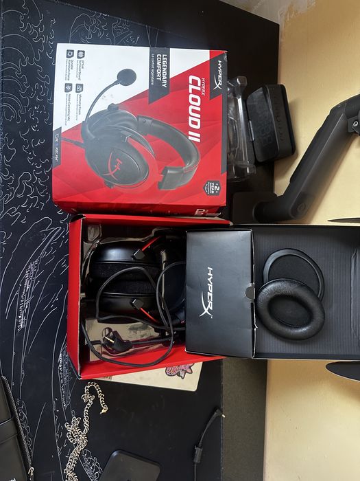 Продам новые наушники HyperX