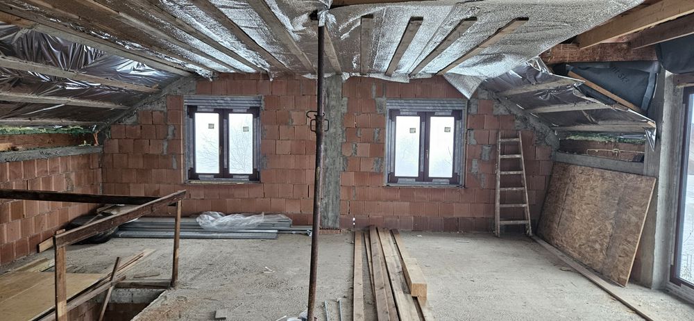 Casa la 2 minute de oras, în Barati, Margineni.