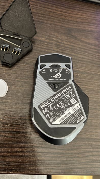 Mouse ASUS ROG Chakram Wireless, RGB, Qi, stare impecabilă