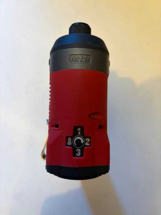 Milwaukee винтоверт M12 FID2-0