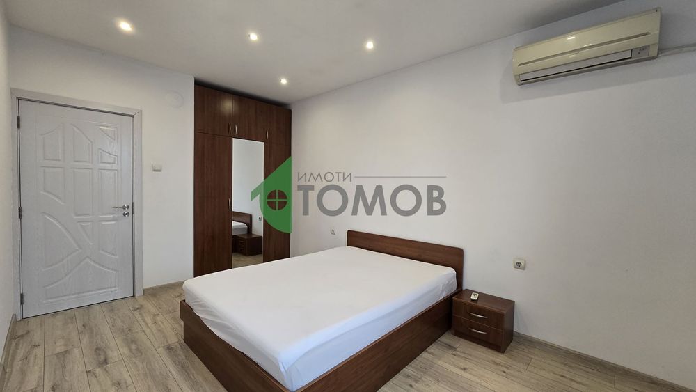 Топъл двустаен апартамент в Центъра на града