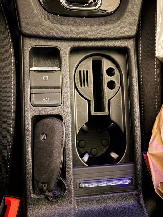 Skoda Octavia 4 - Поставка за телефон тип cupholder