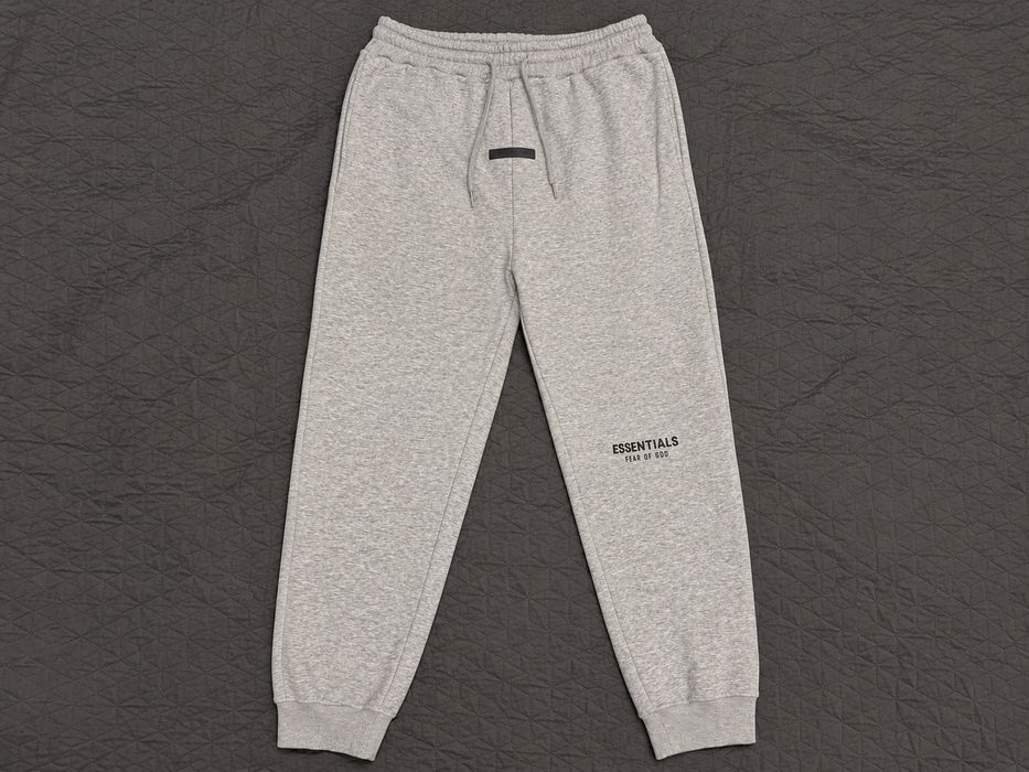 Pantolni essentials gri