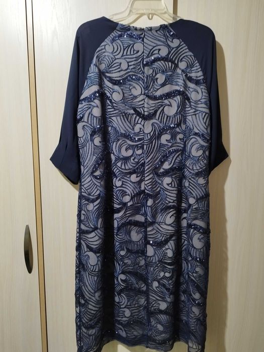 Продается платье нарядное