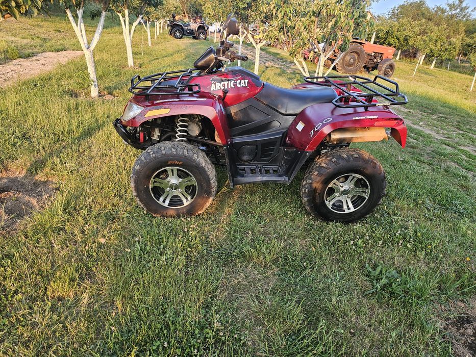 Atv  Arctic Cat 700  ,4x4